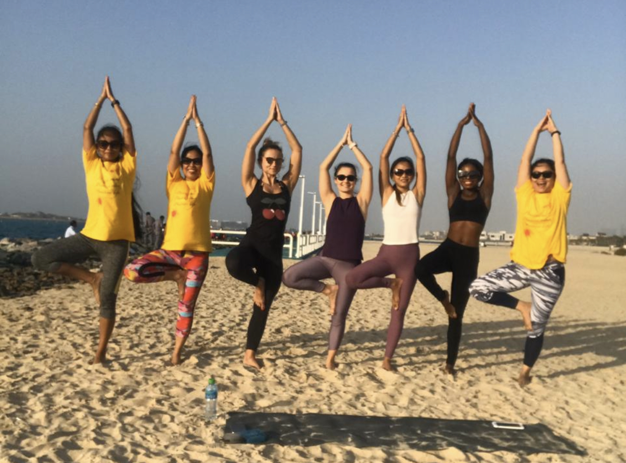 ladies who online, dubai yoga, yoga by the beach, ladies meetup, dubai meetup, yoga in dubai, ladies who online, tauyanm